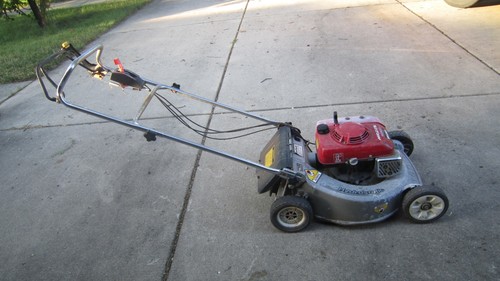 Honda lawn mower - lawn, hr