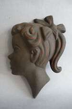 Masque mural en céramique