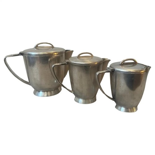 Trois théières art déco des - trois,