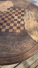 Ancienne table de jeu, table