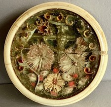 TRÈS ANCIENNE PETITE BOITE