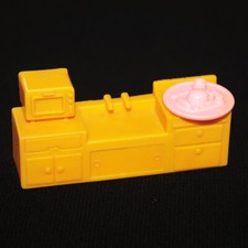 Vintage Candy Vulli House Yellow Sink / Kitchen