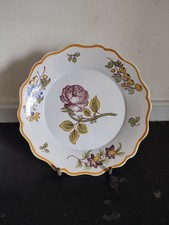 Assiette en faïence ancienne