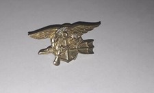 pin's armée / insigne Commando Marine Américaine Seal (Sea, Air, Land) doré