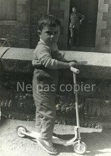 CHILD with SCOOTER circa 1960 Skateboard proof 18.3 x 13 cm