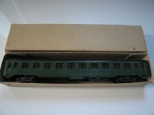 Voiture verte Forestier à