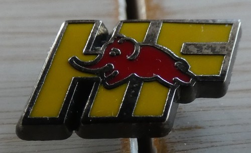 Beau petit pin - petit, voiture