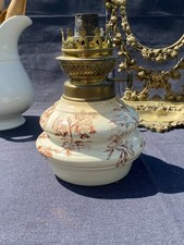 Lampe à pétrole en faience -
