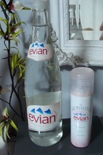1 bouteille collection eau Evian  1 litre, de 2007, avec un brumisateur Evian