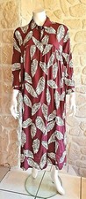 Robe bordeaux motifs feuille