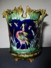 Grand important cache pot