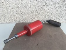 Ancienne pompe à graisse /