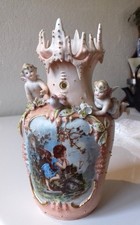 Vase en biscuit de porcelaine