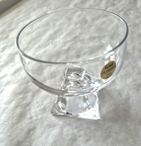 Une coupe champagne cristal - a,
