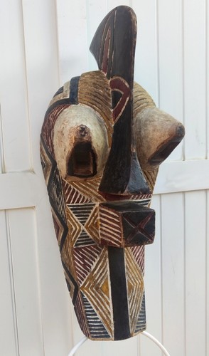 Grand puissant masque - grand,