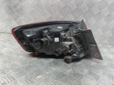 Feu arriere principal droit