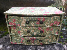 ANCIENNE BOITE A COUTURE EN