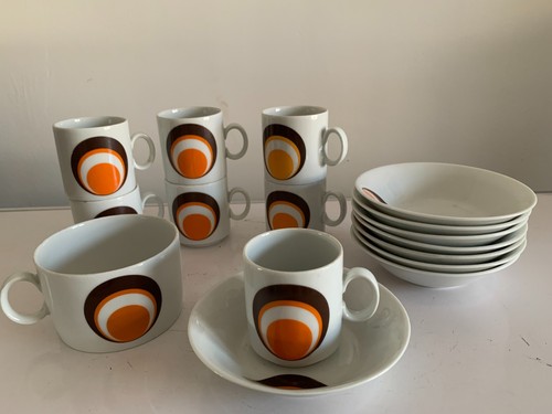 Lot tasses soucoupes - +,