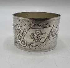 BEAU ROND DE SERVIETTE EN