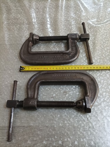 Deux serre joints gros - deux, (gros