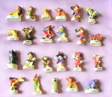 FEVES LOT DE 23 PORCELAINE