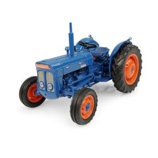UNIVERSAL HOBBIES - Tracteur