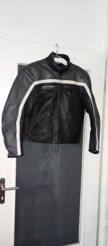 Très beau blouson - très,