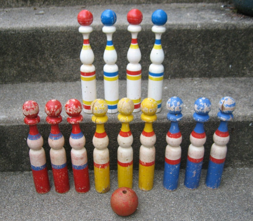 Ancien jeu quilles - 13,