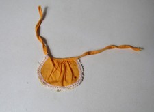 ancien vêtement poupée Mannequin Tressy Bella Barbie Jenni tablier jaune