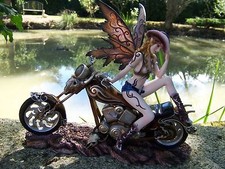 15297  STATUETTE  FIGURINE