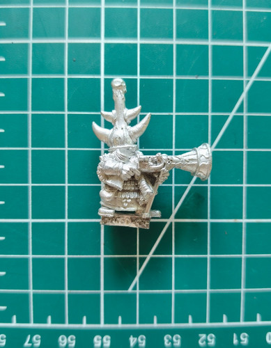 Warhammer old world guerrier - old,