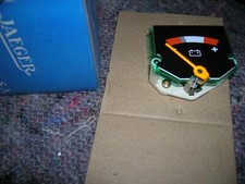 RENAULT 18 MANOMETRE BATTERIE JAEGER NEUF ORIGINE D'EPOQUE