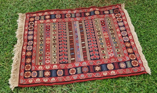 Tapis oriental rectangulaire