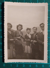 PHOTO GROUP OF BOYS AND GIRLS IN THE MOUNTAINS 1940 C. ( F 38 )