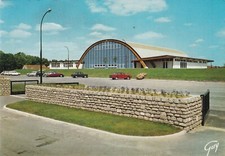 *51345 cpm 77 Cannes lock) entrance to the stadium and gymnasium