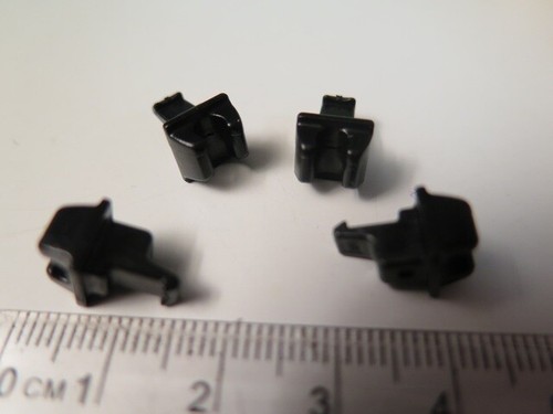 Clip noir connecteur - 4,