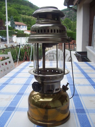 Lampe petrole genre - petrole,