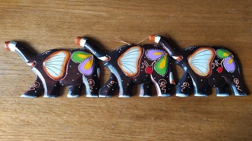 Famille éléphants frise - -,