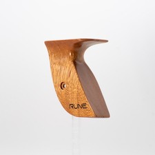 Rune Slate, Premium wood grip
