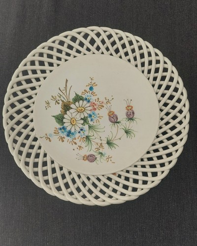 Assiette ajourée tressée