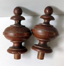 2 DECORATIVE SPINNING TOP BED TRUNKS WOOD TURNS SOLID OAK ANTIQUE