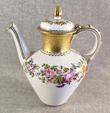 THÉIÈRE EN PORCELAINE DE