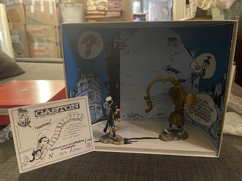 Gaston portant son gaffophone - gaston,