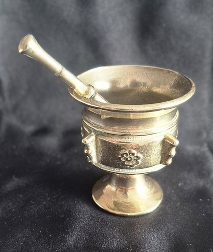 Ancien petit mortier pied - mortier,
