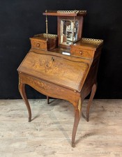 Petit secrétaire de style