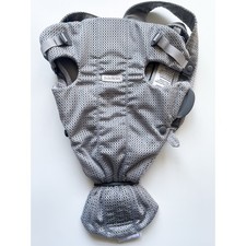 Baby Bjorn Baby Carrier Mini in Gray 3D Mesh