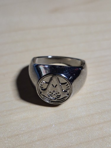 Assassin creed ring size 9 - assassin's,