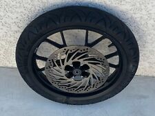 UNE JANTE ROUE AVANT 17 POUCES MOTO DERBI 125 GPR NUDE 2007 MOTEUR 2T YAMAHA