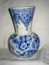 Vintage Delftware VASE ~ DP De Delftse Pauw Pottery ~  Classic Blue Floral Delft