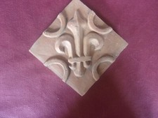 Beau carreau en terre cuite